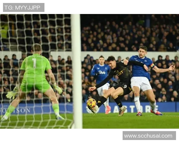 竞赛第15分钟才进场，狼队球迷将在对阵曼联时反对复星世界